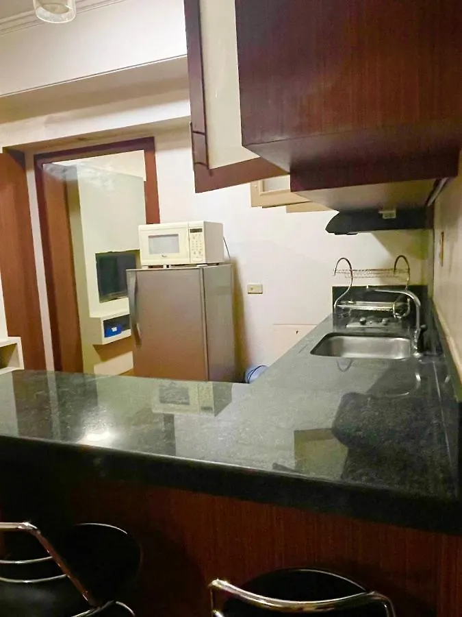 Apartment Glam Studio Greenbelt 25Mbps Wifi & Netflix Manila