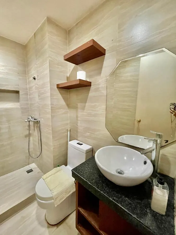 Glam Studio Greenbelt 25Mbps Wifi & Netflix Μανίλα 0*,
